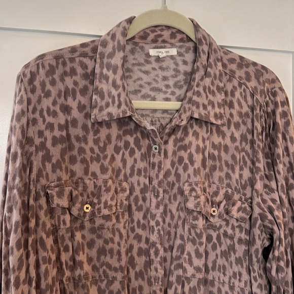 Animal Button Up - Picture 2 of 7